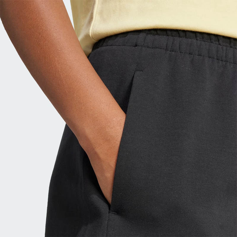 Дамски Къси Панталони Adidas W FI SL SHO - JC5466 Дамски Къси Панталони Adidas W FI SL SHO - JC5466