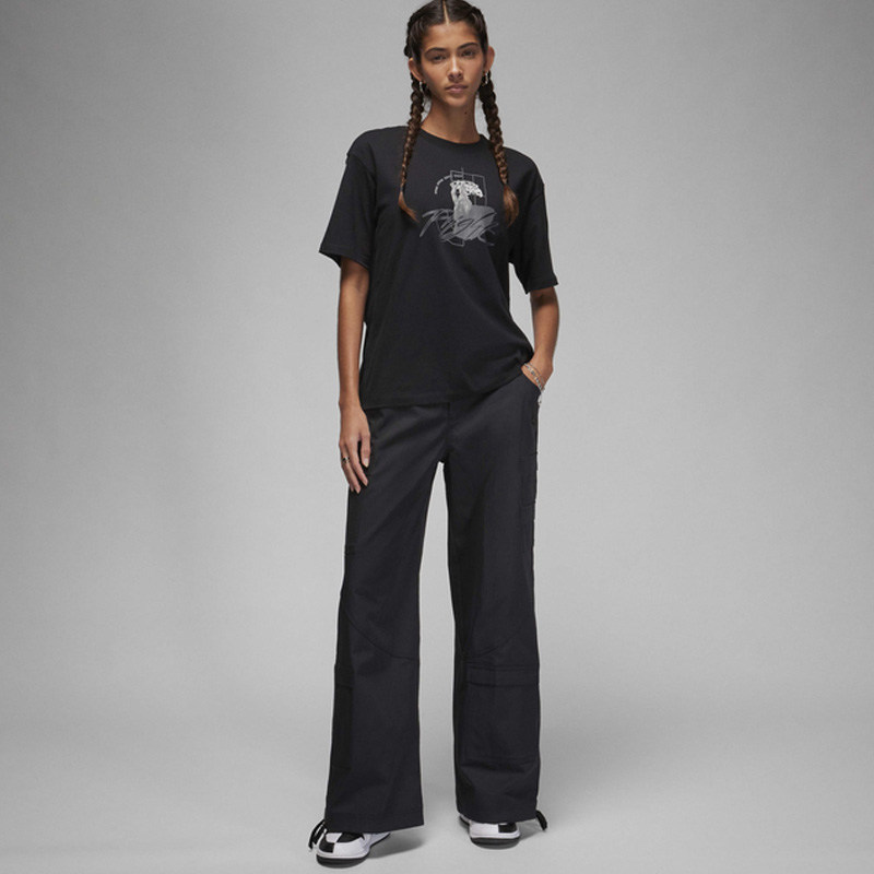 Дамска Тениска Nike W J GF SS TEE GFX - FD7244-010 Дамска Тениска Nike W J GF SS TEE GFX - FD7244-010