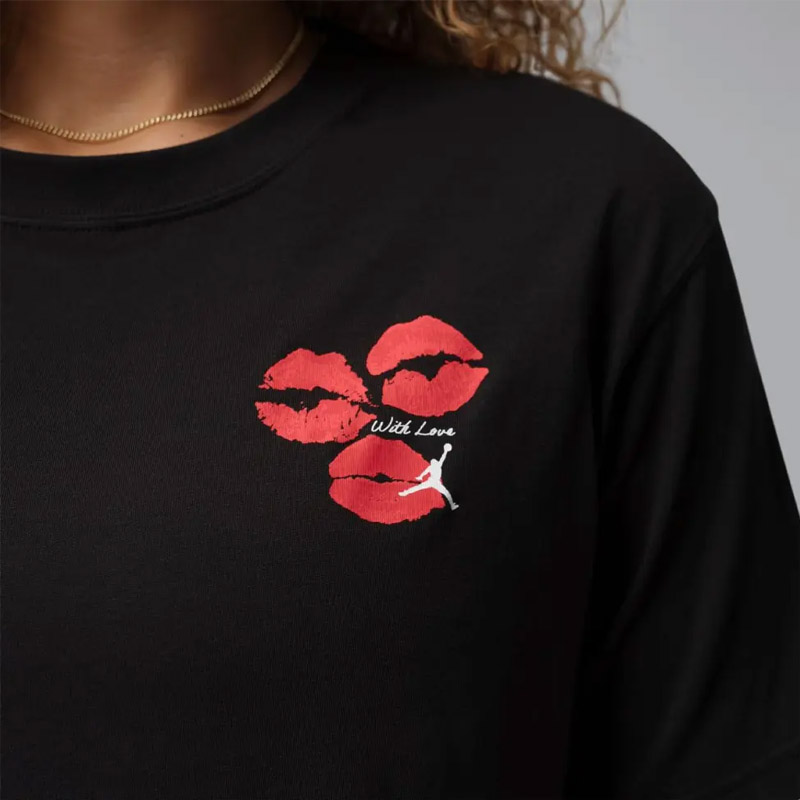 Дамска Тениска Nike W J FLT SS GF GFX TEE KISS - IF0797-010 Дамска Тениска Nike W J FLT SS GF GFX TEE KISS - IF0797-010