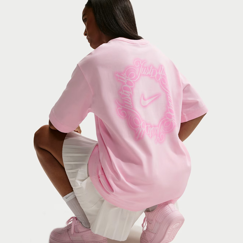 Дамска Тениска Nike W NSW SS TEE OS JDI SCRIPT - IO3525-663 Дамска Тениска Nike W NSW SS TEE OS JDI SCRIPT - IO3525-663