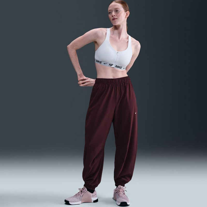 Дамско Спортно Бюстие Nike W NK INDY HS ZIP BRA - HQ2751-100 Дамско Спортно Бюстие Nike W NK INDY HS ZIP BRA - HQ2751-100