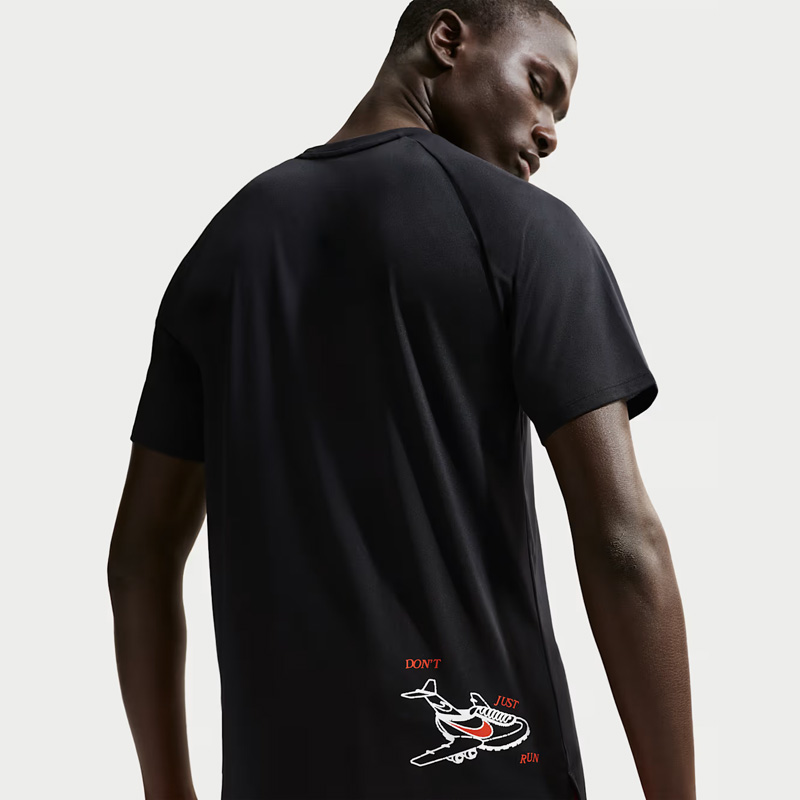 Мъжка Тениска Nike M NK DFADV FLY NIKE STRIDE SS - IF2024-010 Мъжка Тениска Nike M NK DFADV FLY NIKE STRIDE SS - IF2024-010