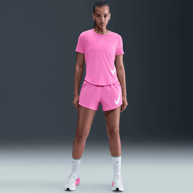 Дамска Тениска Nike W NK TEMPO SWSH HBR DF SS TOP - HV2772-675 Дамска Тениска Nike W NK TEMPO SWSH HBR DF SS TOP - HV2772-675