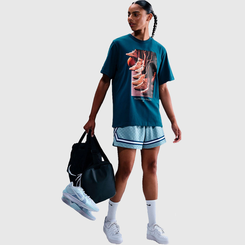 Дамска Тениска Nike W NK DF SS TEE OC BB PHOTO - IF4945-415 Дамска Тениска Nike W NK DF SS TEE OC BB PHOTO - IF4945-415