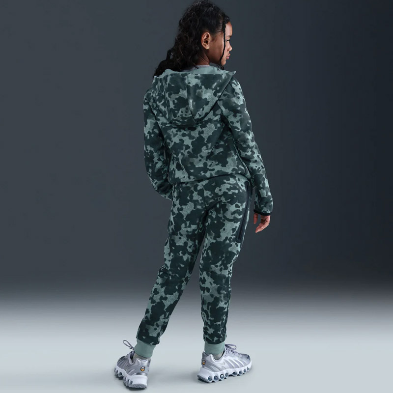 Детски Екип Nike B NSW TECH FLC FZ SSNL - PD - HQ8891-017 Детски Екип Nike B NSW TECH FLC FZ SSNL - PD - HQ8891-017