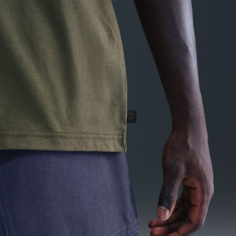 Мъжка Тениска Nike PSG M NK PEAK WRDMRK TEE - IB3897-325 Мъжка Тениска Nike PSG M NK PEAK WRDMRK TEE - IB3897-325