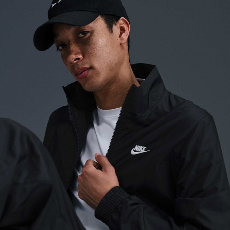 Мъжки Екип Nike M NK CLUB WVN TRK SUIT - HJ1985-011 Мъжки Екип Nike M NK CLUB WVN TRK SUIT - HJ1985-011