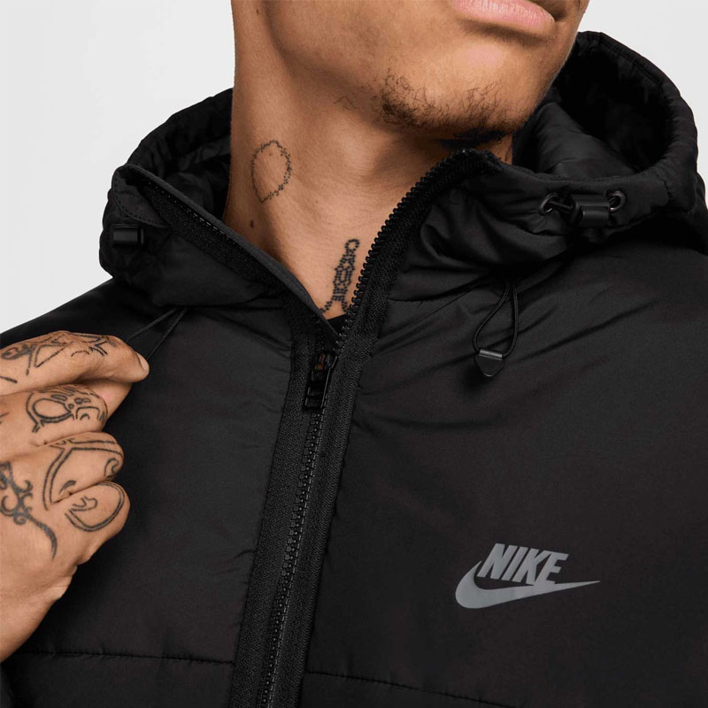 Мъжко Яке Nike M NSW CITY PACK SYN FILL JKT - HF6825-010 Мъжко Яке Nike M NSW CITY PACK SYN FILL JKT - HF6825-010