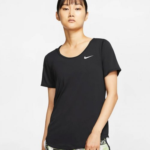 ДАМСКА ТЕНИСКА NIKE TOP SS RUNWAY