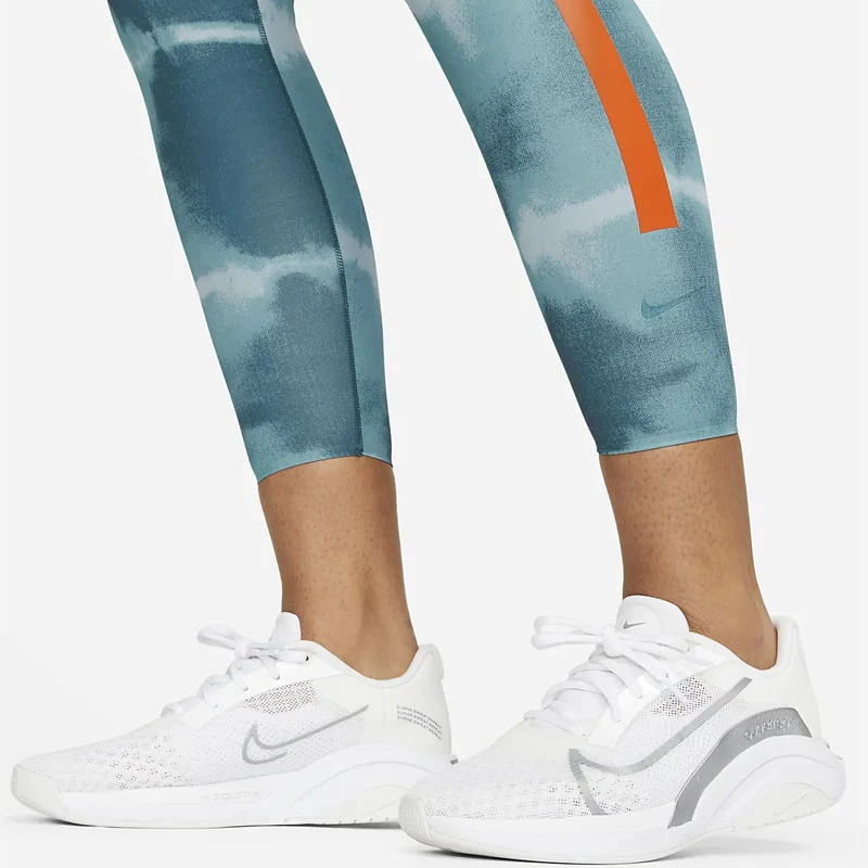 ДАМСКИ КЛИН NIKE ONE LUXE DF MR TGHT AOP ДАМСКИ КЛИН NIKE ONE LUXE DF MR TGHT AOP