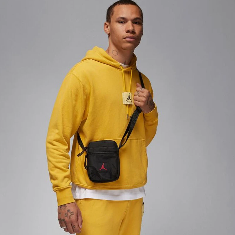 Чанта Nike JAM RISE FESTIVAL BAG Чанта Nike JAM RISE FESTIVAL BAG