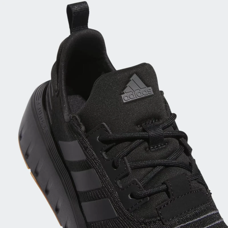 Маратонки Adidas SWIFT RUN Маратонки Adidas SWIFT RUN