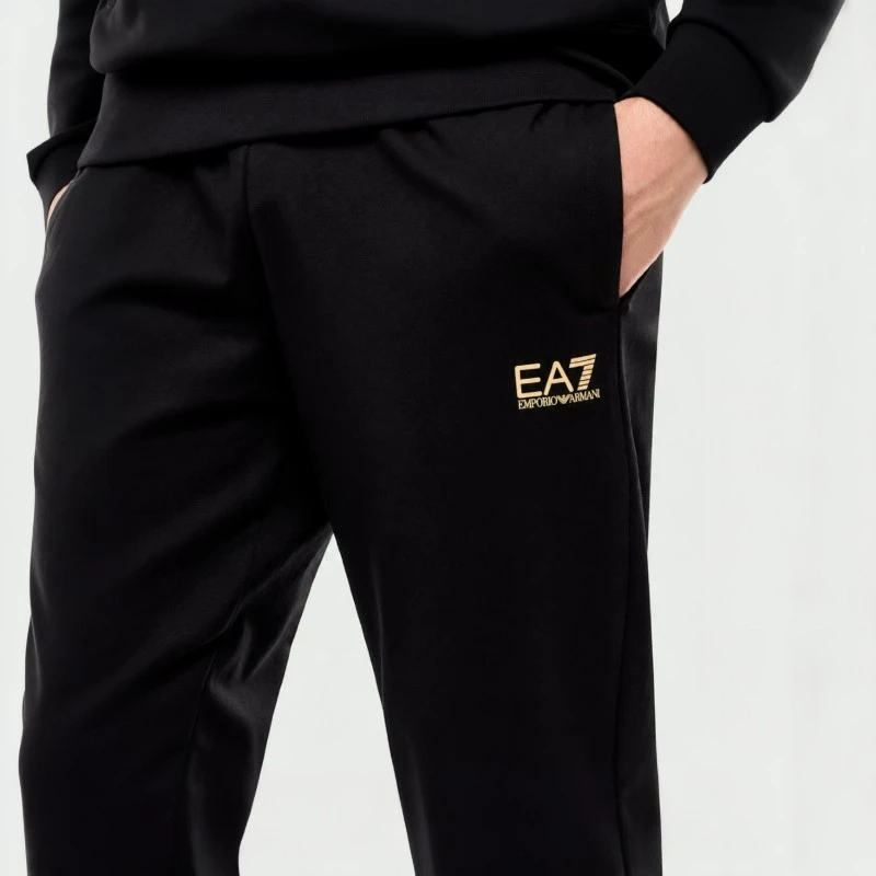 Мъжки екип Emporio Armani - 8NPV64 PJVRZ 0208 XL N TRAIN CORE ID M Мъжки екип Emporio Armani - 8NPV64 PJVRZ 0208 XL N TRAIN CORE ID M