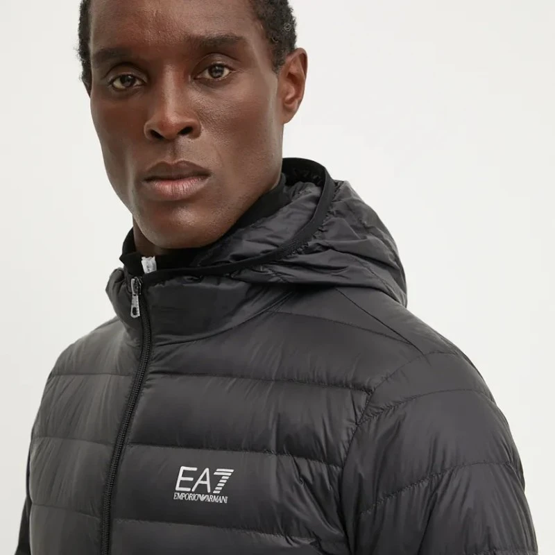 Мъжко яке Emporio Armani - 8NPB24 PNGPZ 1200 XXL N TRAIN CORE ID M Мъжко яке Emporio Armani - 8NPB24 PNGPZ 1200 XXL N TRAIN CORE ID M