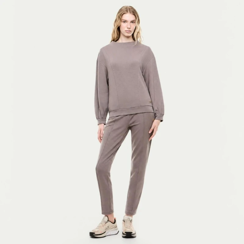 Дамски екип Emporio Armani TRAIN CORE LADY RELAX W T-SUIT - 7W000194-U6100 Дамски екип Emporio Armani TRAIN CORE LADY RELAX W T-SUIT - 7W000194-U6100