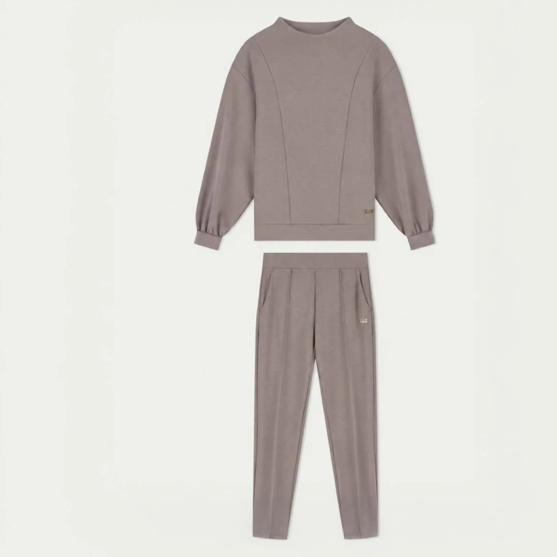 Дамски екип Emporio Armani TRAIN CORE LADY RELAX W T-SUIT - 7W000194-U6100 Дамски екип Emporio Armani TRAIN CORE LADY RELAX W T-SUIT - 7W000194-U6100