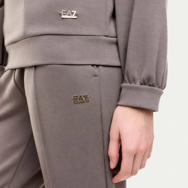 Дамски екип Emporio Armani TRAIN CORE LADY RELAX W T-SUIT - 7W000194-U6100 Дамски екип Emporio Armani TRAIN CORE LADY RELAX W T-SUIT - 7W000194-U6100