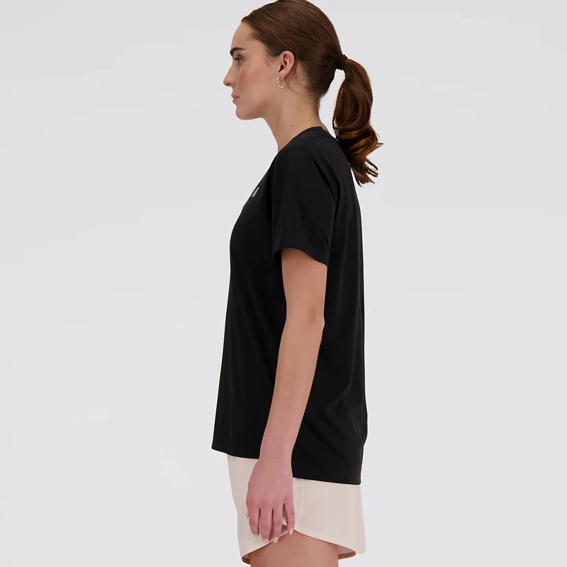 Дамска Тениска New Balance SHORT SLEEVE - WT41222-BK Дамска Тениска New Balance SHORT SLEEVE - WT41222-BK