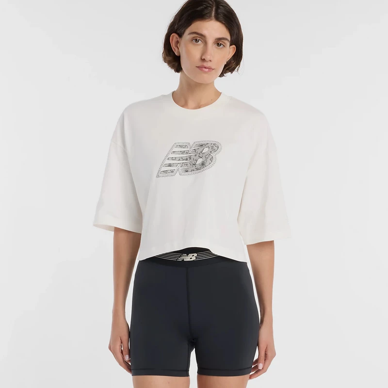 Дамска Тениска New Balance SHIRT LACE NB T-SHIRT - WT61G0IY-SST Дамска Тениска New Balance SHIRT LACE NB T-SHIRT - WT61G0IY-SST