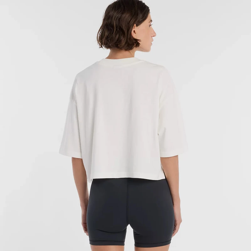 Дамска Тениска New Balance SHIRT LACE NB T-SHIRT - WT61G0IY-SST Дамска Тениска New Balance SHIRT LACE NB T-SHIRT - WT61G0IY-SST