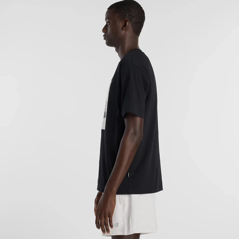 Мъжка Тениска New Balance SHIRT 574 AD T-SHIRT - MT61B0WF-BK Мъжка Тениска New Balance SHIRT 574 AD T-SHIRT - MT61B0WF-BK