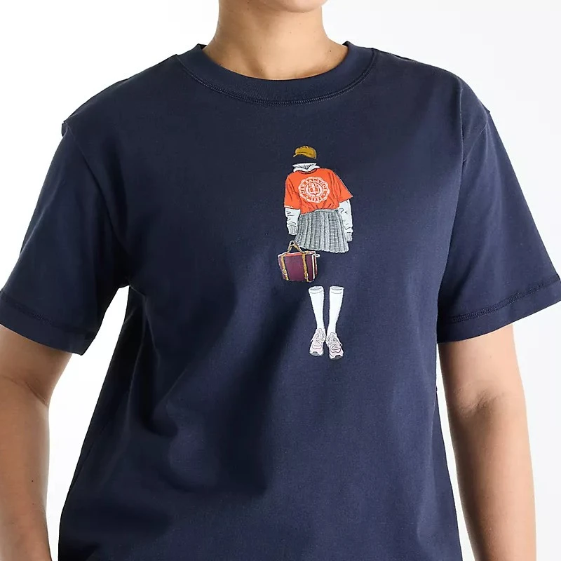 Дамска тениска New Balance SHIRT VARSITY SCHOLAR RELAXED HIP T-SHIRT - WT62K2W4-DNT Дамска тениска New Balance SHIRT VARSITY SCHOLAR RELAXED HIP T-SHIRT - WT62K2W4-DNT