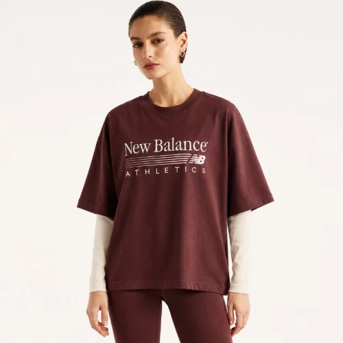 Дамска тениска New Balance SHIRT TRACKSIDE OVERSIZED T-SHIRT - WT6297MK-YLR