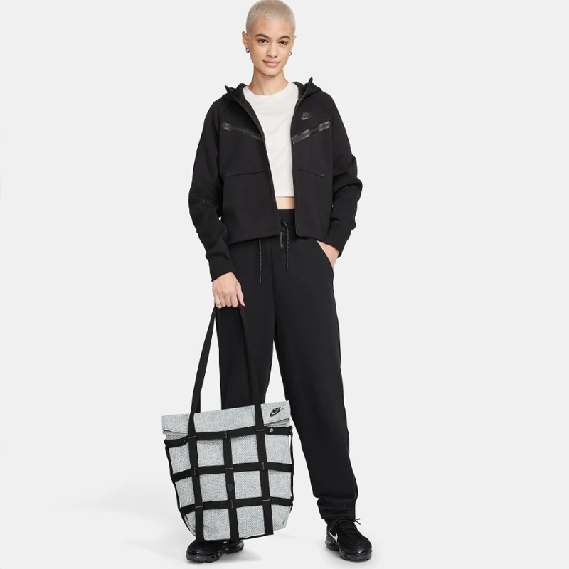 Дамска Чанта NIKE FORWARD CARGO TOTE Дамска Чанта NIKE FORWARD CARGO TOTE