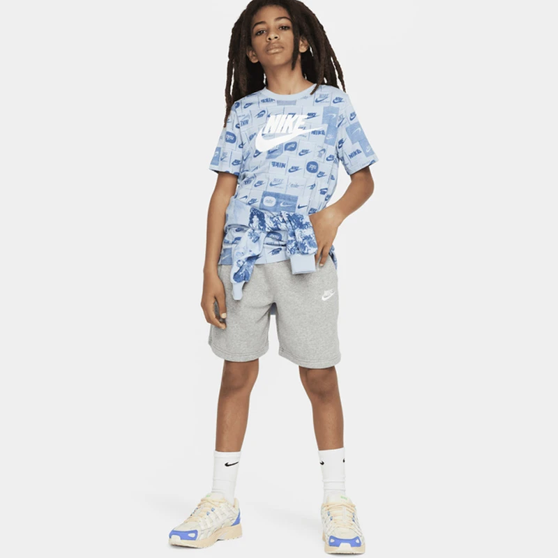 Детска Тениска Nike K NSW TEE CLUB SSNL AOP HBR Детска Тениска Nike K NSW TEE CLUB SSNL AOP HBR