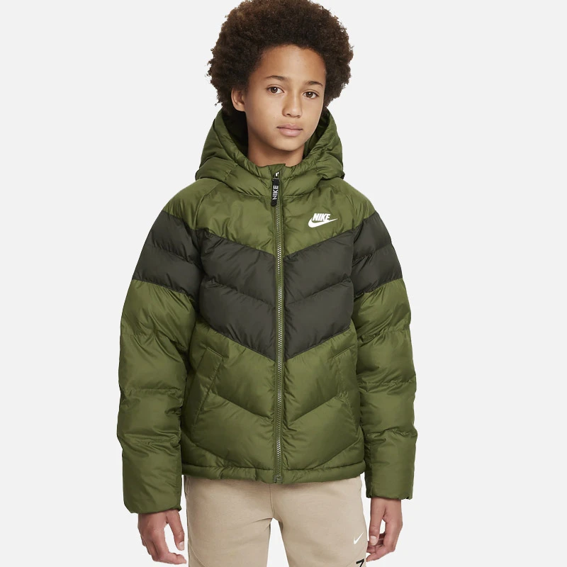 ДЕТСКО ЯКЕ NIKE SPORTSWEAR OLDER KIDS SINTHETIC FILL HOODED JACKE ДЕТСКО ЯКЕ NIKE SPORTSWEAR OLDER KIDS SINTHETIC FILL HOODED JACKE