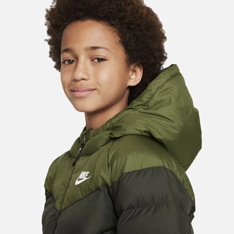 ДЕТСКО ЯКЕ NIKE SPORTSWEAR OLDER KIDS SINTHETIC FILL HOODED JACKE ДЕТСКО ЯКЕ NIKE SPORTSWEAR OLDER KIDS SINTHETIC FILL HOODED JACKE