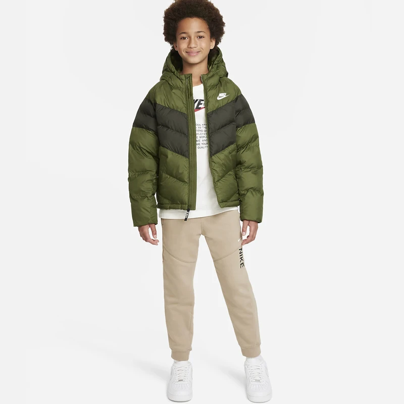 ДЕТСКО ЯКЕ NIKE SPORTSWEAR OLDER KIDS SINTHETIC FILL HOODED JACKE ДЕТСКО ЯКЕ NIKE SPORTSWEAR OLDER KIDS SINTHETIC FILL HOODED JACKE