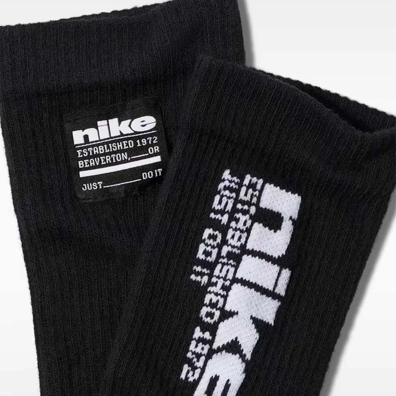 Чорапи Nike U NK ED ELVD CRW 2P MGFX - 144 - IH8525-903 Чорапи Nike U NK ED ELVD CRW 2P MGFX - 144 - IH8525-903