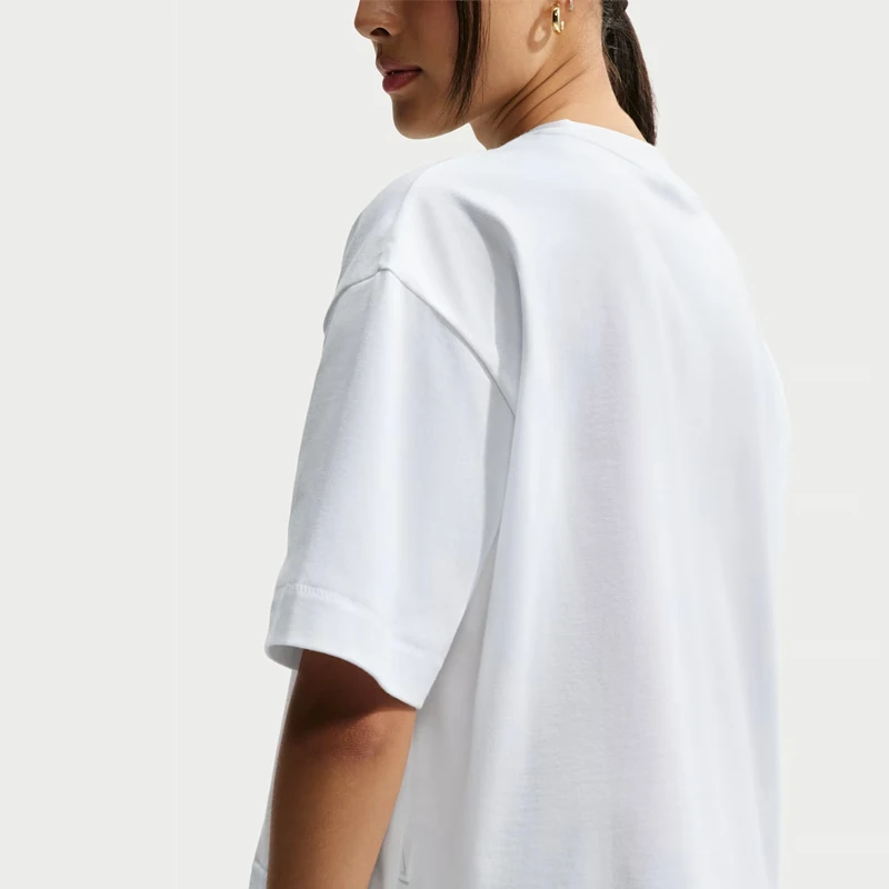 Дамска Тениска Nike W NSW NK LUXE BXY TEE FA26 - IO7462-100 Дамска Тениска Nike W NSW NK LUXE BXY TEE FA26 - IO7462-100