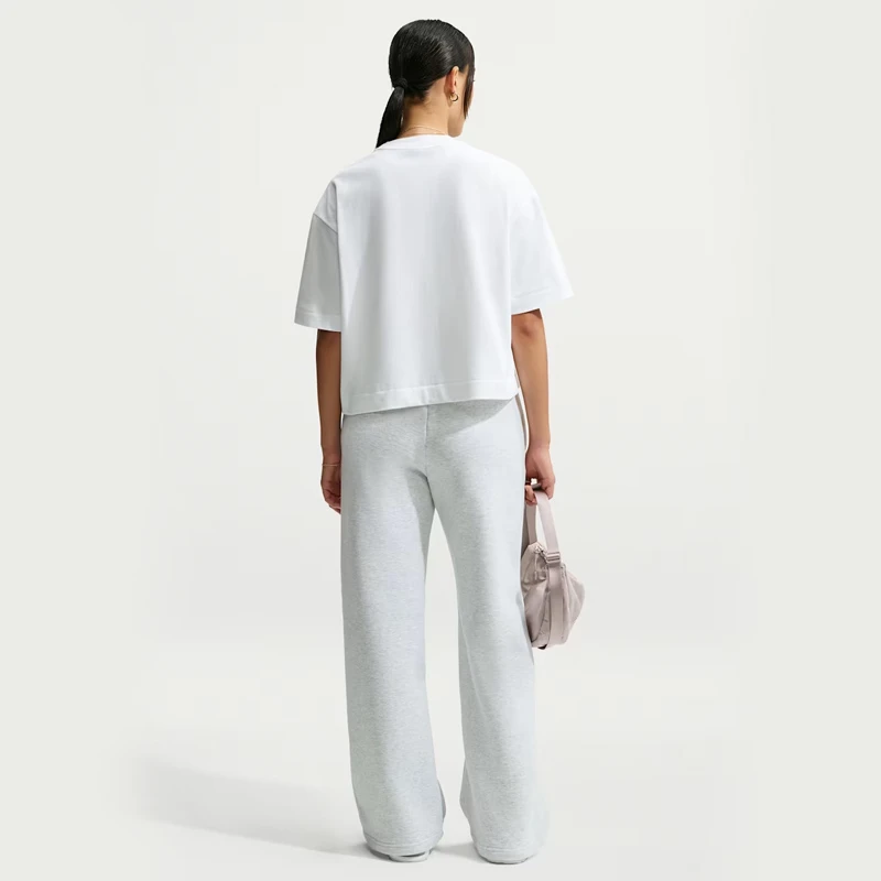Дамска Тениска Nike W NSW NK LUXE BXY TEE FA26 - IO7462-100 Дамска Тениска Nike W NSW NK LUXE BXY TEE FA26 - IO7462-100