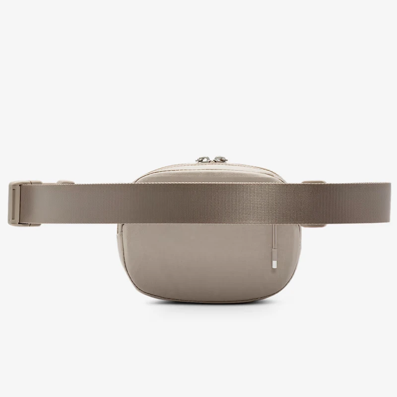 Чанта Nike NK AURA WAISTPACK Чанта Nike NK AURA WAISTPACK