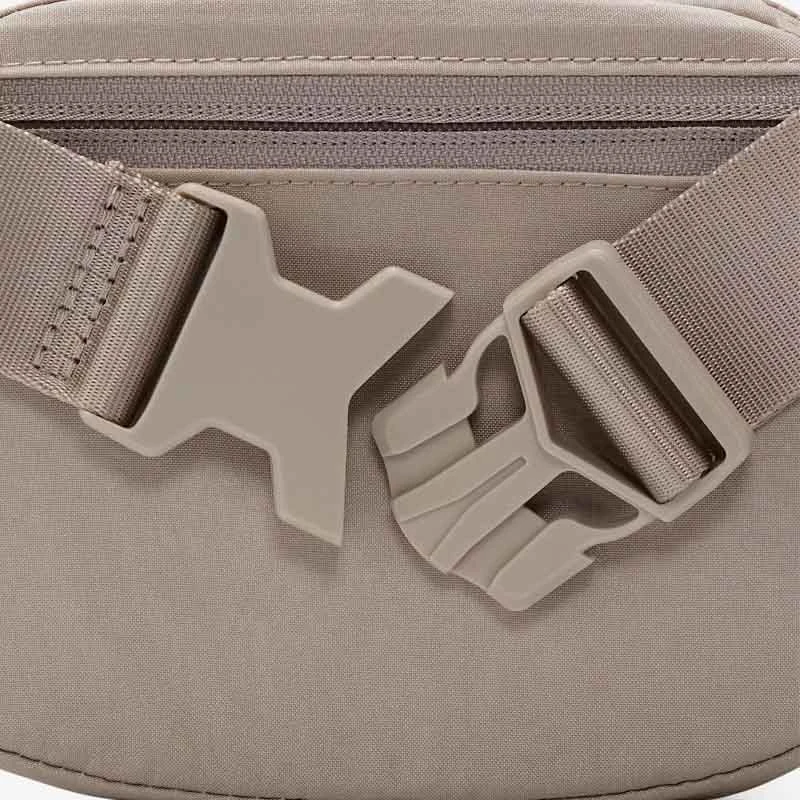 Чанта Nike NK AURA WAISTPACK Чанта Nike NK AURA WAISTPACK