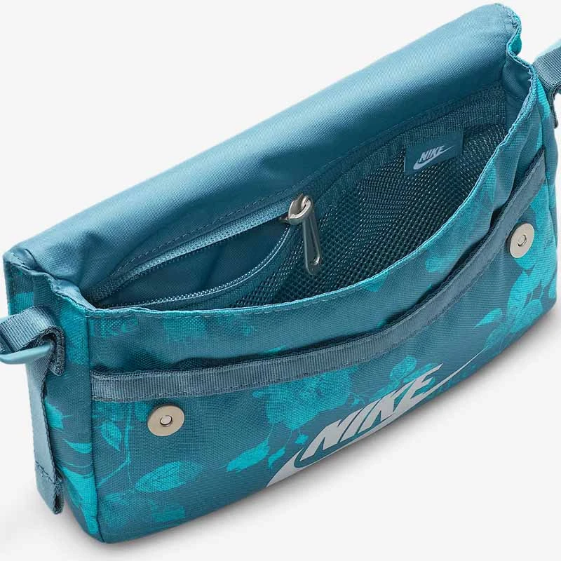 Дамска Чанта Nike W NSW FUTRA CRSSBY-PALENTINO Дамска Чанта Nike W NSW FUTRA CRSSBY-PALENTINO