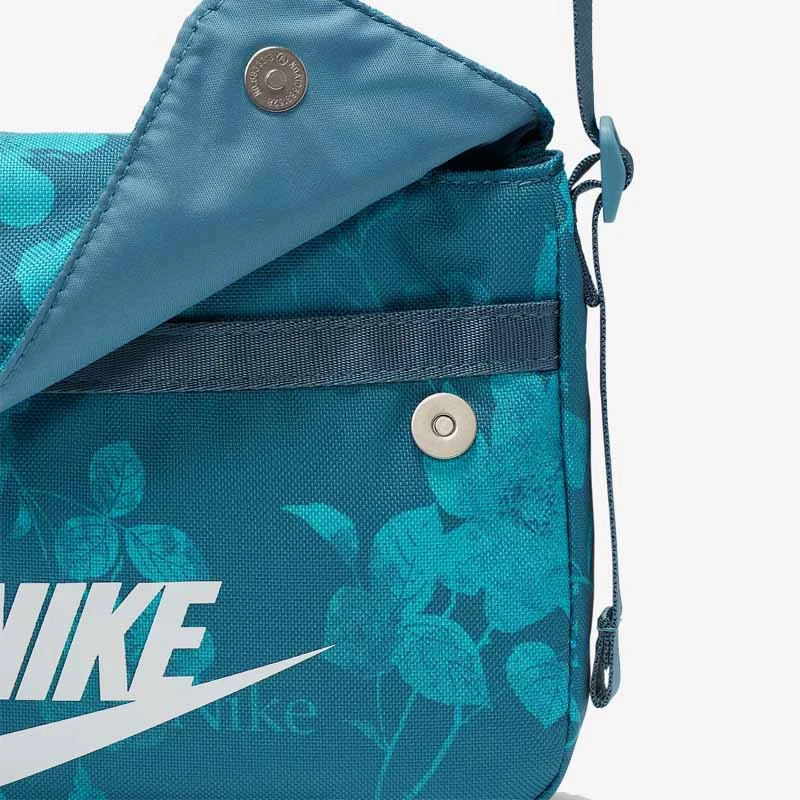 Дамска Чанта Nike W NSW FUTRA CRSSBY-PALENTINO Дамска Чанта Nike W NSW FUTRA CRSSBY-PALENTINO