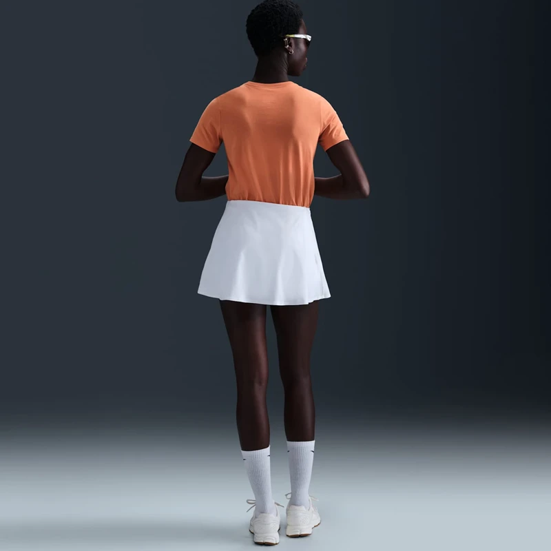 Дамска Тениска Nike W NSW CLUB SS TEE ICN FTRA - DX7906-828 Дамска Тениска Nike W NSW CLUB SS TEE ICN FTRA - DX7906-828