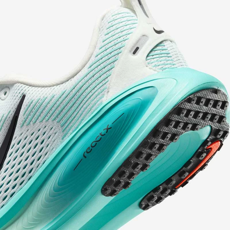 Мъжки Маратонки Nike VOMERO 18 Мъжки Маратонки Nike VOMERO 18