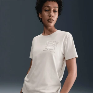 Дамска Тениска Nike W NSW CLUB SS TEE CC - IB2447-104