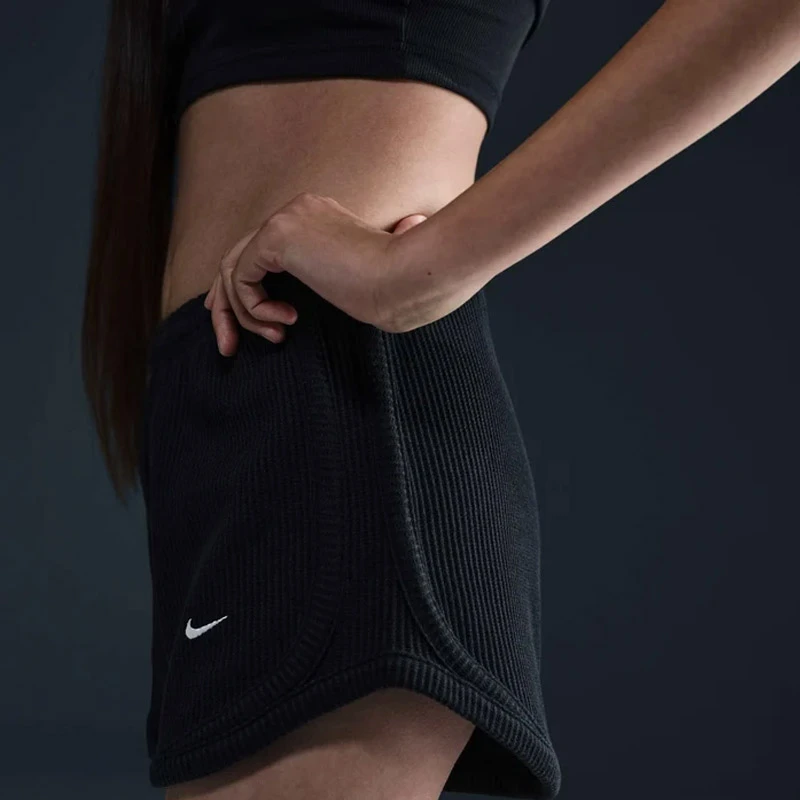 Дамски Къси Панталони Nike W NSW NK CHLL WFL MR 3 SHORT - HJ3842-011 Дамски Къси Панталони Nike W NSW NK CHLL WFL MR 3 SHORT - HJ3842-011