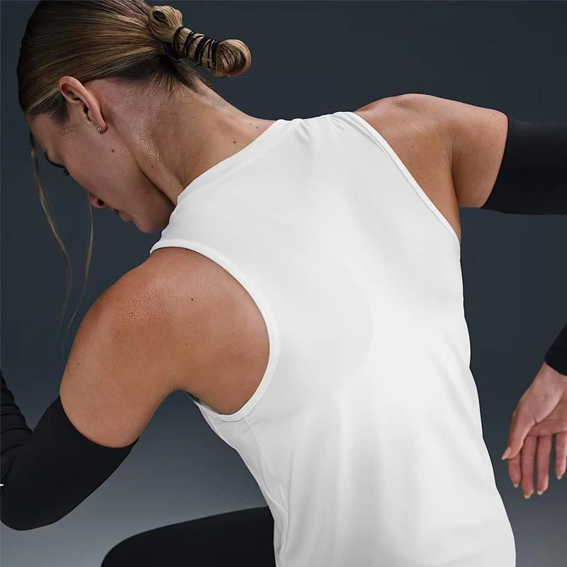 Дамски Потник Nike W NK ONE CLASSIC DF TANK WT - IB9385-100 Дамски Потник Nike W NK ONE CLASSIC DF TANK WT - IB9385-100