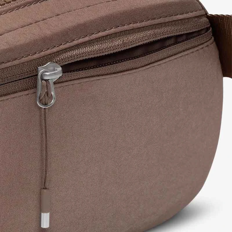 Чанта Nike NK AURA WAISTPACK Чанта Nike NK AURA WAISTPACK