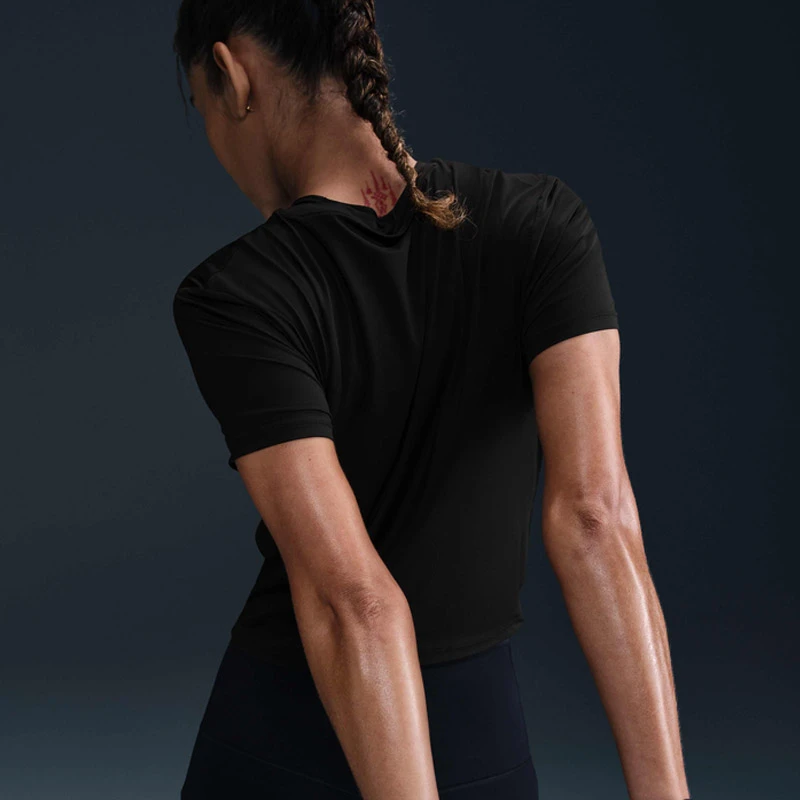 Дамска Тениска Nike W NK ONE CLASSIC TWST SS Дамска Тениска Nike W NK ONE CLASSIC TWST SS