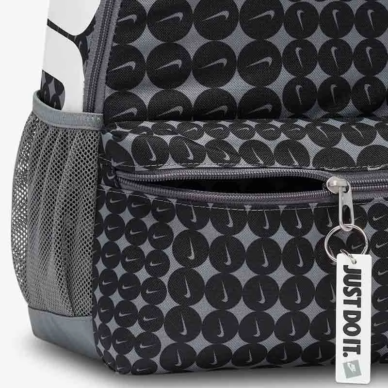 Раница Nike Y NK BRSLA JDI MNI BK-AOP SP25 Раница Nike Y NK BRSLA JDI MNI BK-AOP SP25