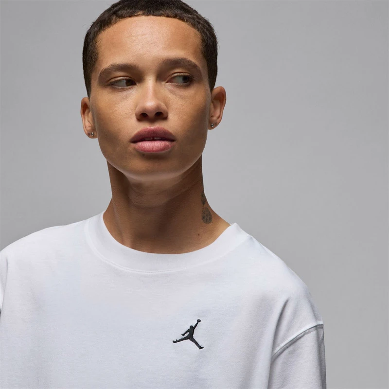 Дамска Тениска Nike W J ESSEN GF TEE CORE 23 - FN4500-101 Дамска Тениска Nike W J ESSEN GF TEE CORE 23 - FN4500-101
