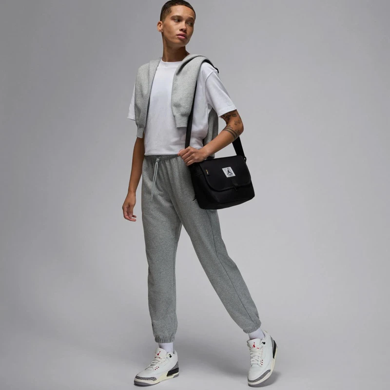 Дамска Тениска Nike W J ESSEN GF TEE CORE 23 - FN4500-101 Дамска Тениска Nike W J ESSEN GF TEE CORE 23 - FN4500-101
