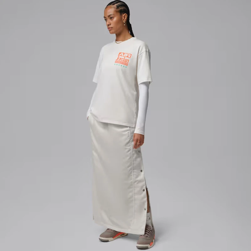 Дамска Тениска Nike W J FLT SS GF GFX TEE SUV - IF0830-133 Дамска Тениска Nike W J FLT SS GF GFX TEE SUV - IF0830-133